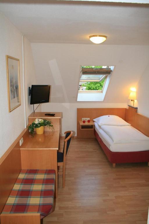 Hotel Restaurant Haus Odendahl Кёльн Номер фото